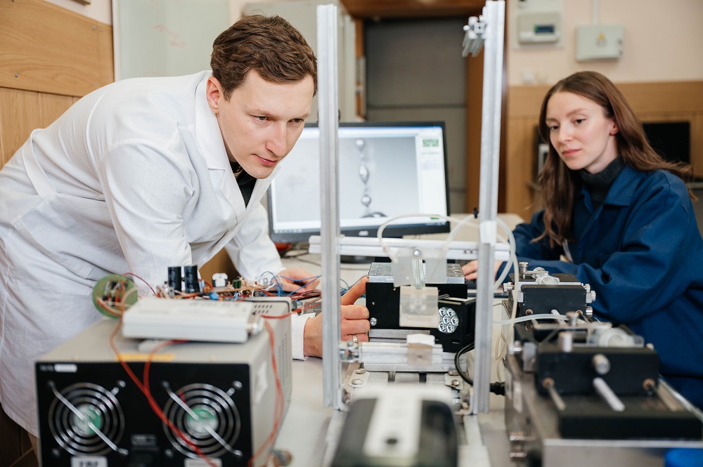 Ученые Томского политеха исследовали процесс проникновения гидрогелевых биочернил в поры мембранных материалов при 3D-биопечати